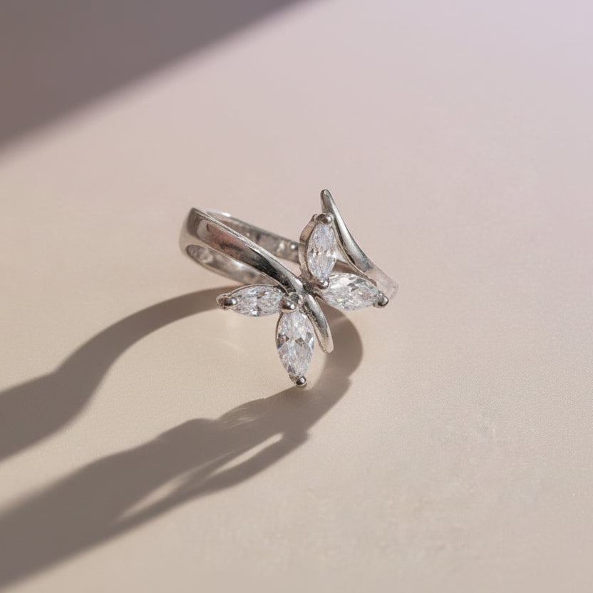 Bague en Acier Inoxydable pour Femme, Papillon avec Zircon Blanc T= 4