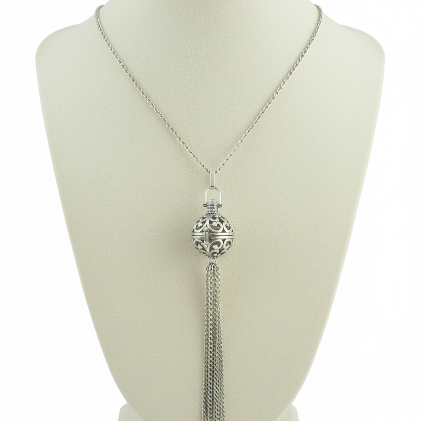 Collier en acier inoxydable, boule d'aromathérapie