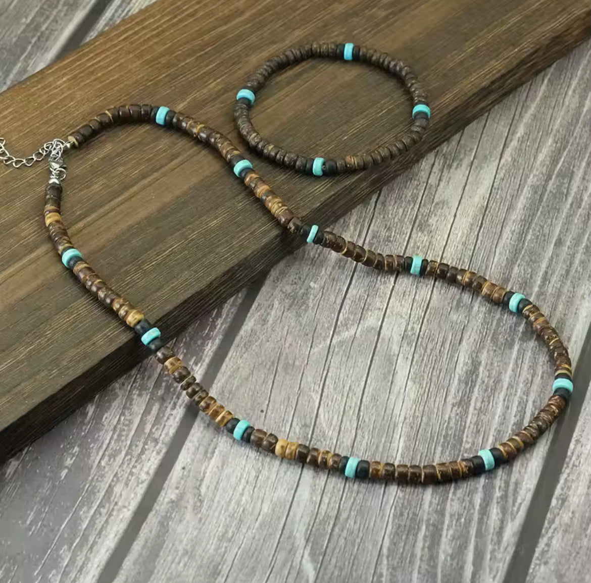 Conjunto masculino feito com Casca de Côco natural 50cm , Castanho e Azul
