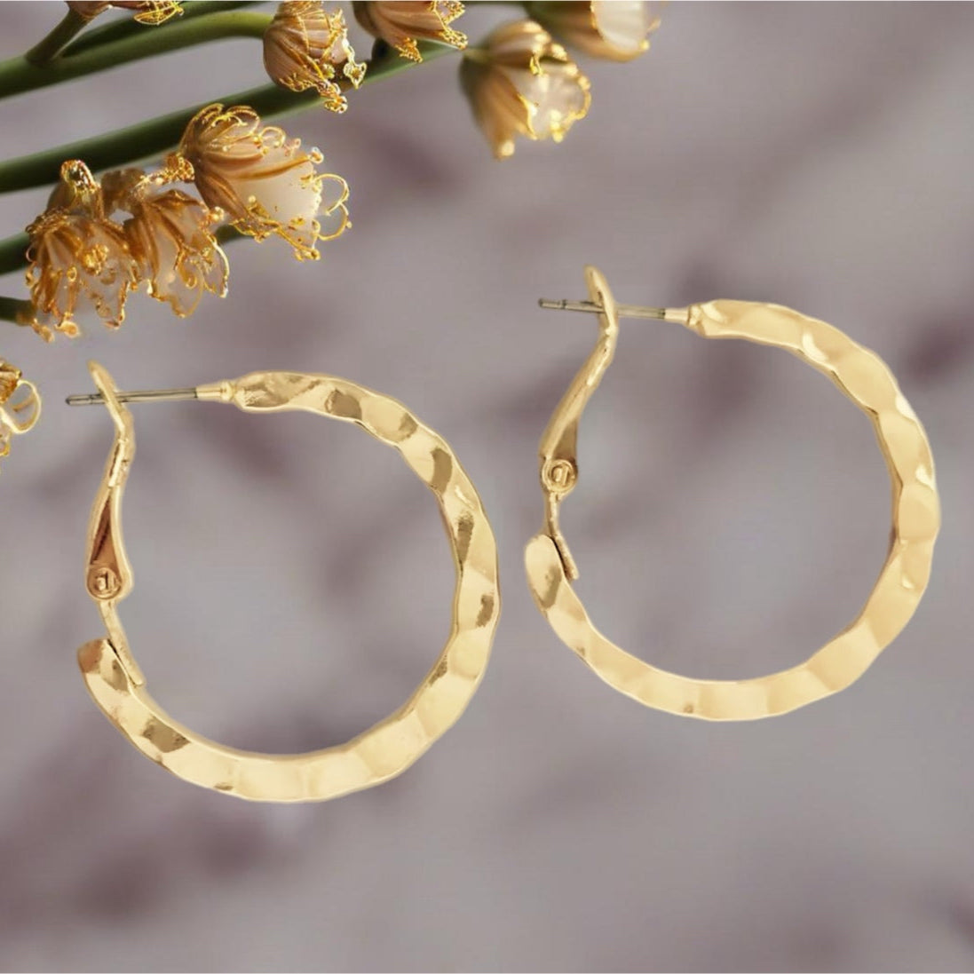 Argolas de Senhora em Ouro Laminado Marteladas