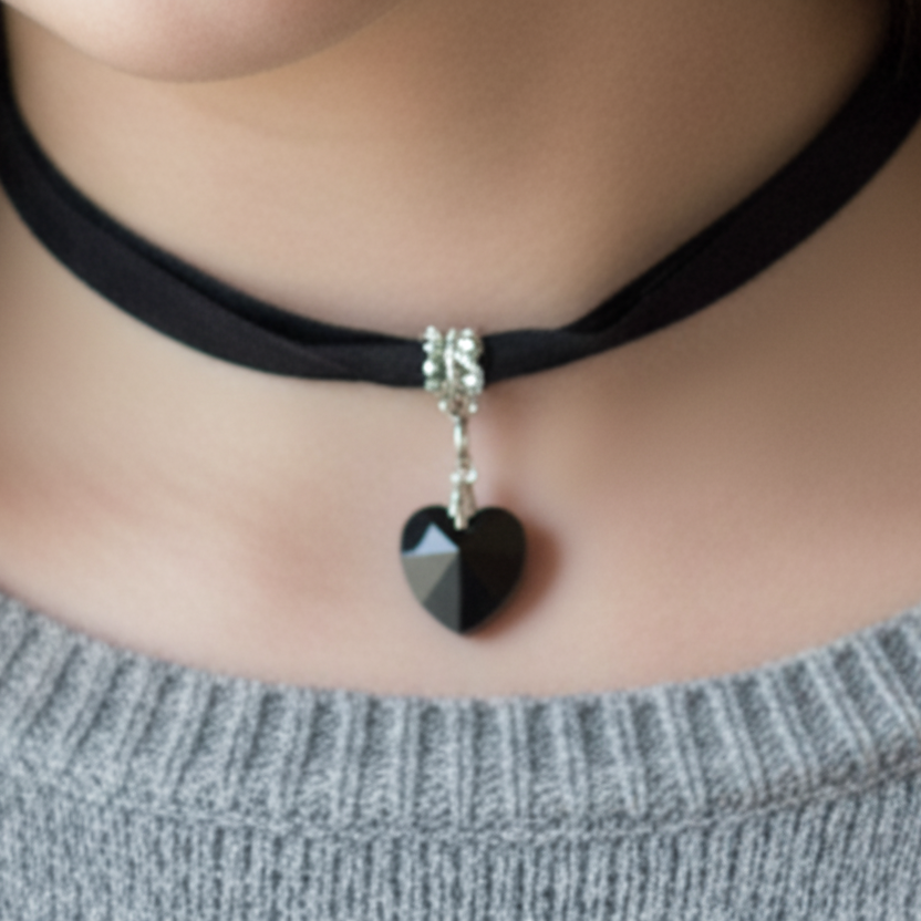Collier en cuir pour femme avec pendentif cœur