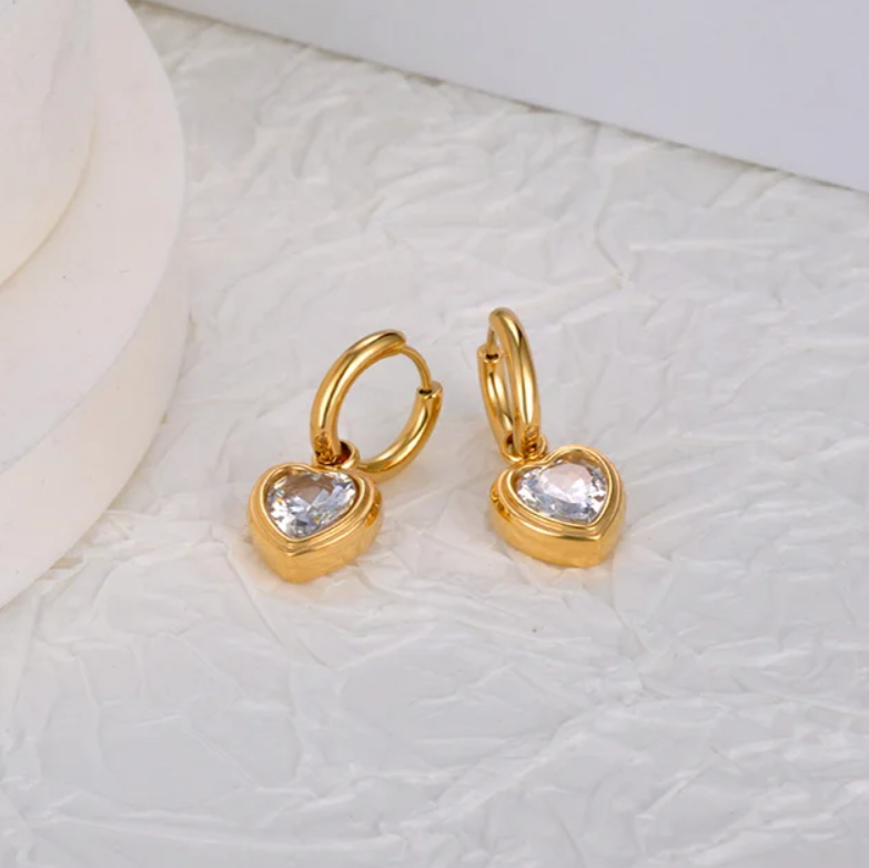 Brincos de Senhora em Aço Inoxidável Ouro, Coração com Zircônia Cúbica Branca