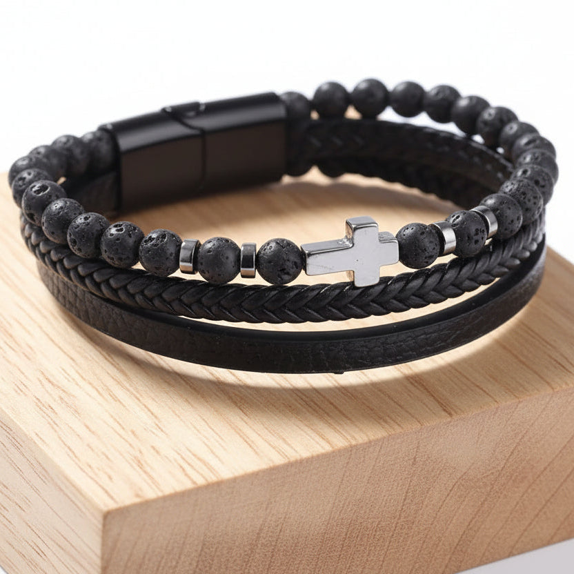 Pulseira "Faith & Strength" – Couro, Pedras Vulcânicas e Cruz