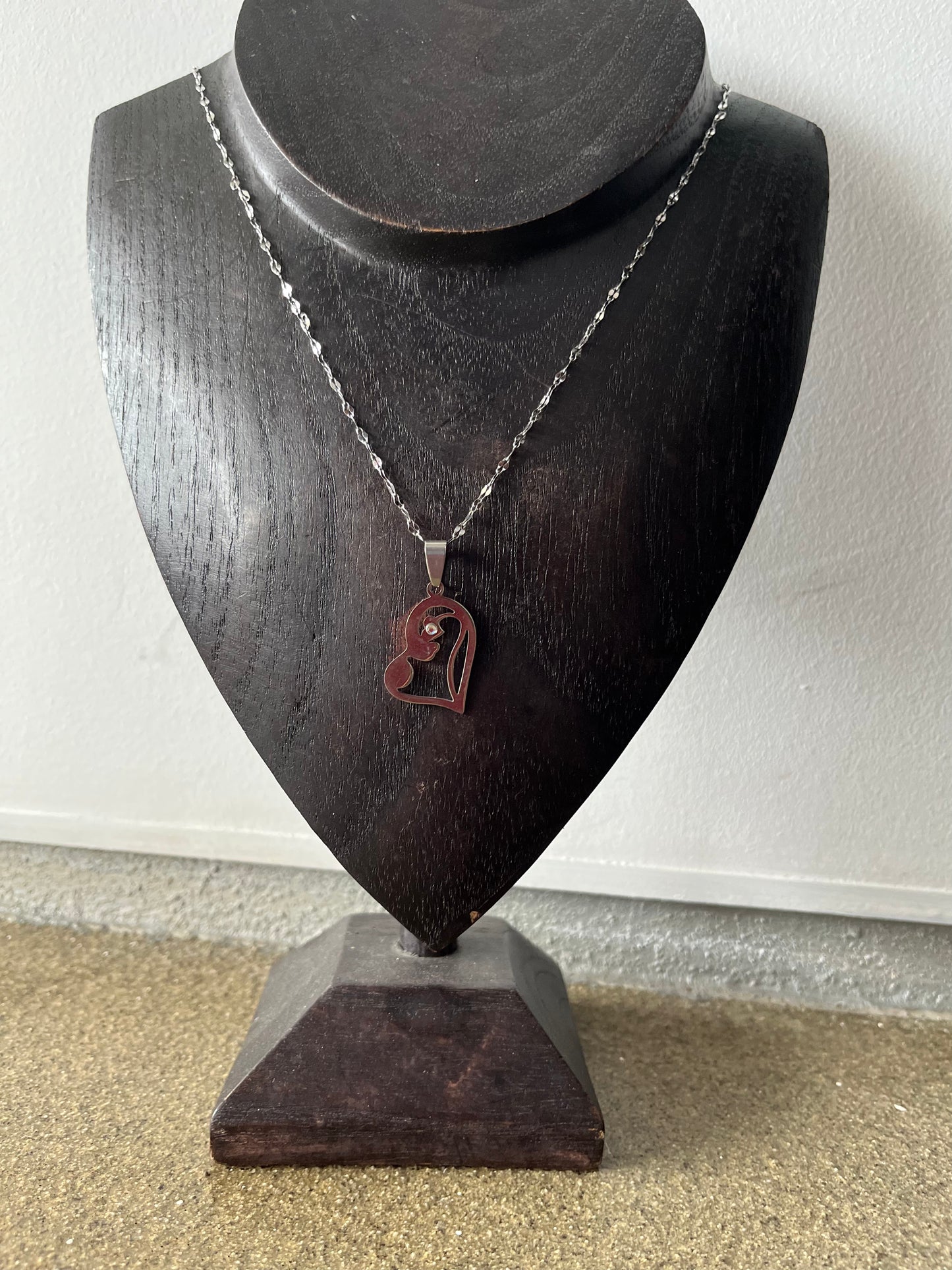 Colar de Senhora com Pendente Coração em Aço Inoxidável