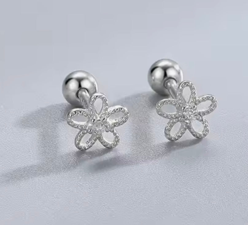 Brincos Flor Prata, Tipo Piercing com Zircónias - Fecho de Rosca Hipoalergénico