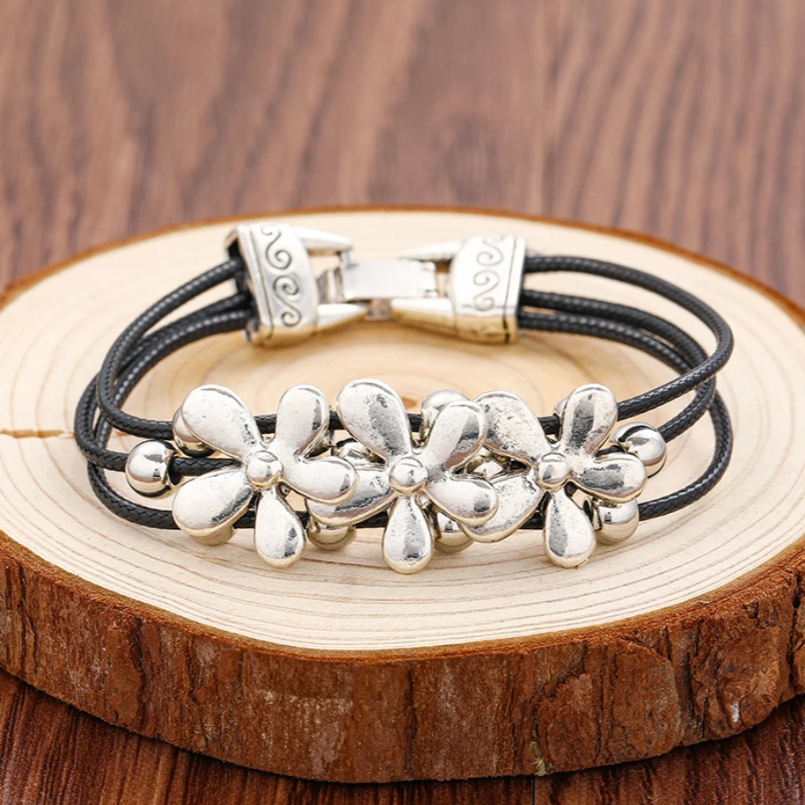 Pulseira de Senhora em Couro, Flor