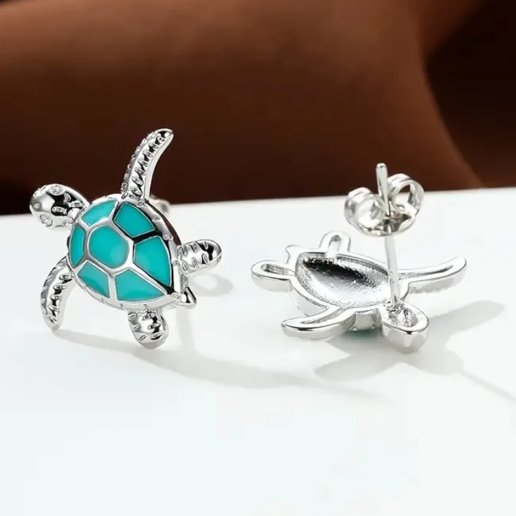 Brincos Tartaruga Marinha em Prateado – O Brilho do Oceano no Seu Look