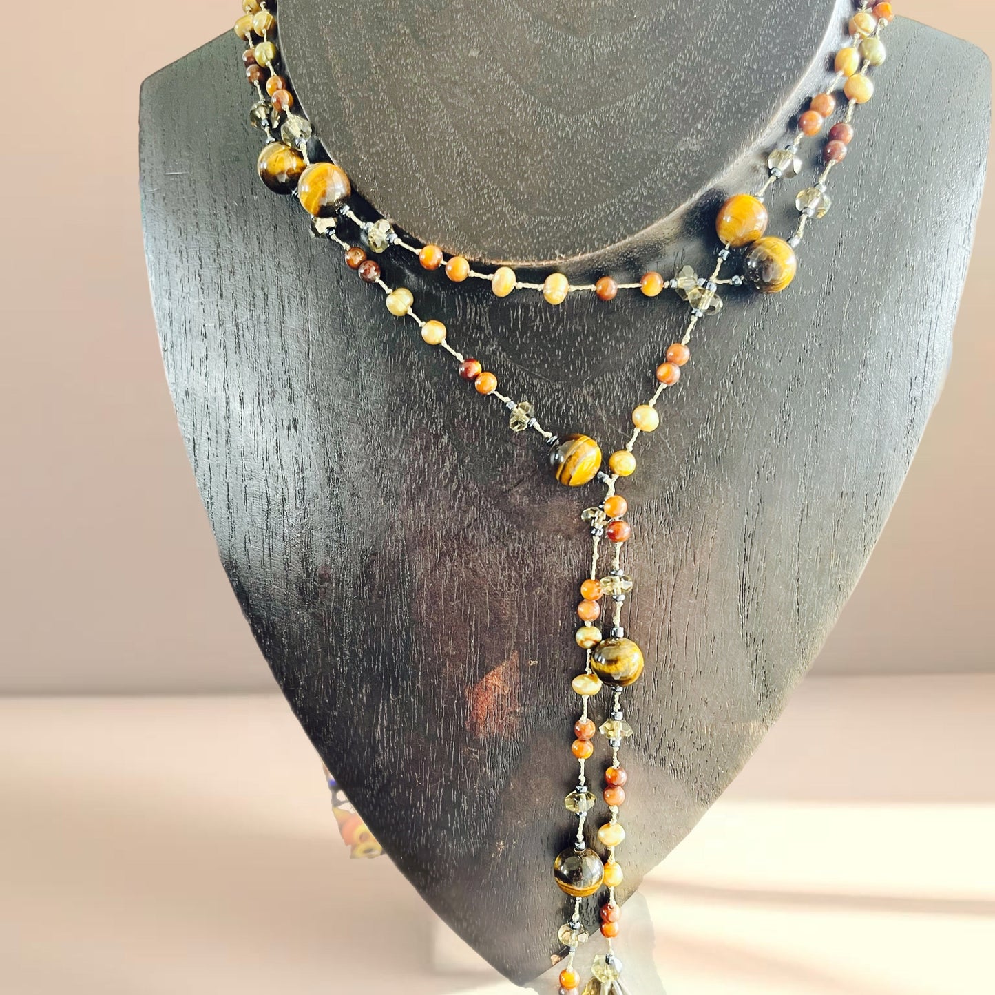 Colar de Senhora com Pedras em Olho de Tigre