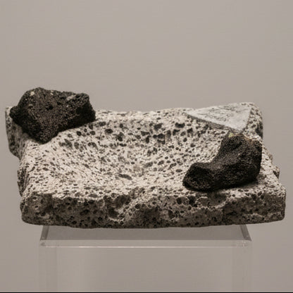 Cinzeiro em Pedra Vulcânica Bruta – Escultura Artesanal por Francisco