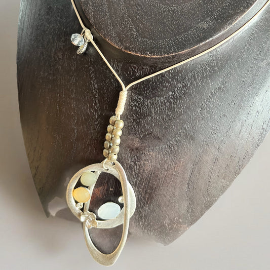 Colar de Senhora em Fantasia, Imitação Caracol