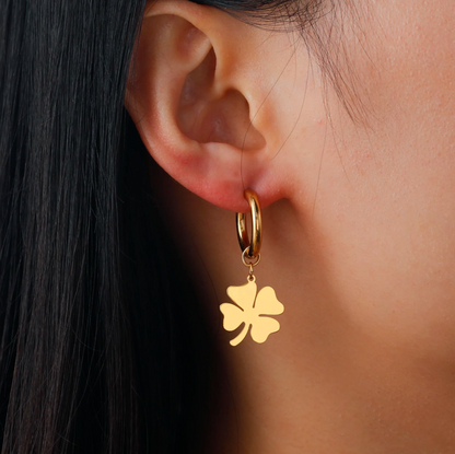 Boucles d'oreilles Trèfle Gold Steel – Design géométrique avec finition premium