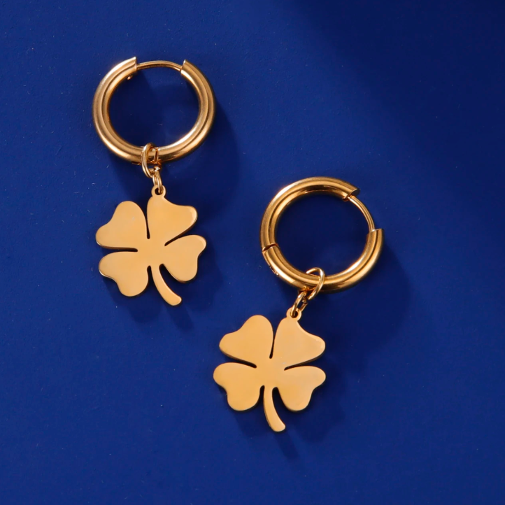 Boucles d'oreilles Trèfle Gold Steel – Design géométrique avec finition premium