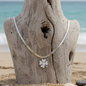 Collier en Acier Argenté Lucky Clover – Votre Dose Quotidienne de Chance