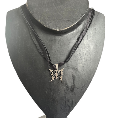 Gargantilha de Senhora com Pendente Borboleta em Aço Inoxidável