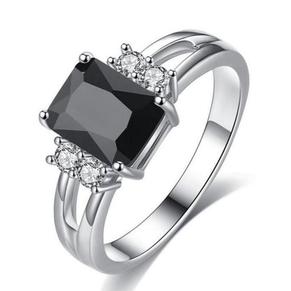 Anel de Senhora em Cobre com Pedra Onix Preta e Zircónias