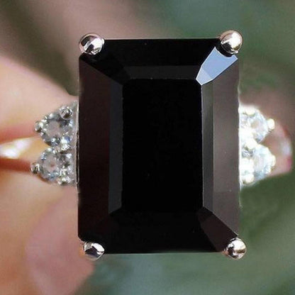 Anel de Senhora em Cobre com Pedra Onix Preta e Zircónias