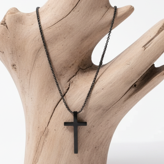 Colar Cruz "All Black" – Estilo Minimalista e Urbano