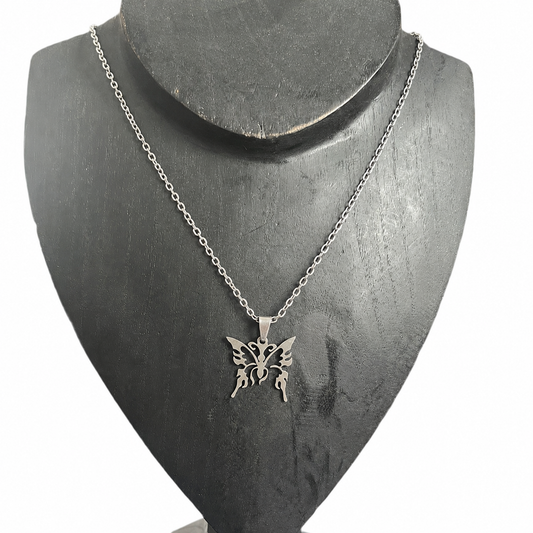 Colar de Senhora com Pendente Borboleta em Aço Inoxidável