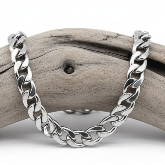 Pulseira Cuban Link 8mm – A Força do Estilo Intemporal