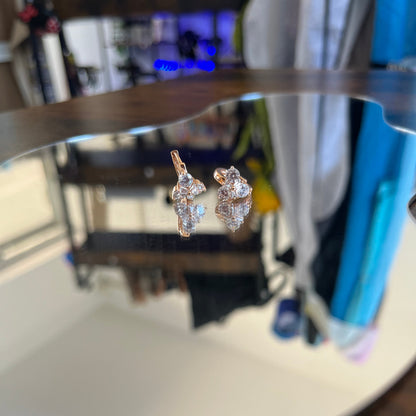 Argolas Pequenas em Ouro Laminado 10K com Zircões