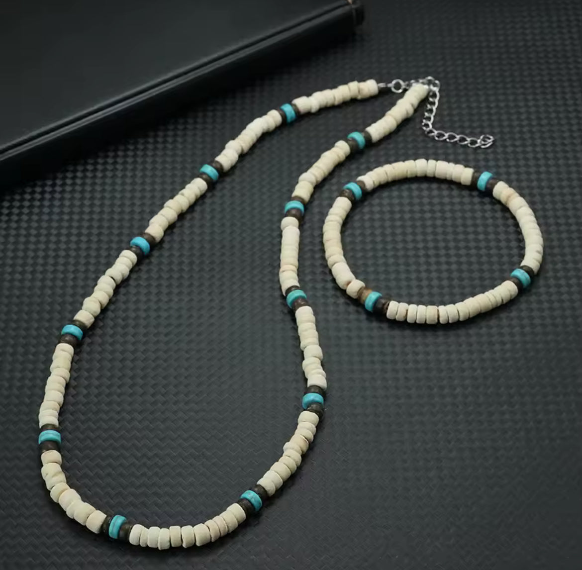 Conjunto masculino feito com Casca de Côco natural , Bege e Azul