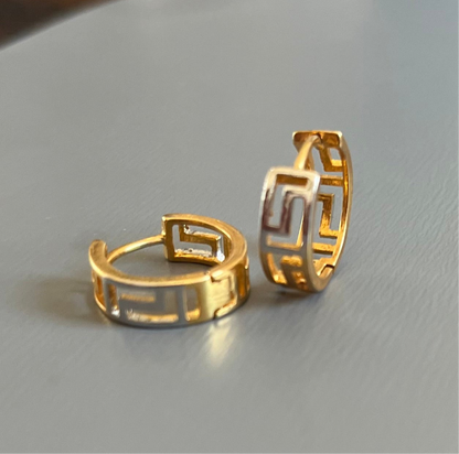 Argolas Pequenas em Ouro Laminado 10K, Tipo Versace