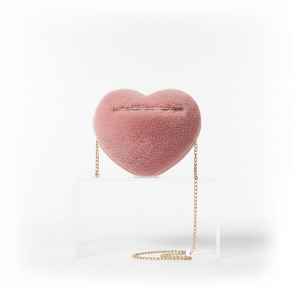 Mala de Coração em Peluche "Soft Love" – Um Toque de Doçura!
