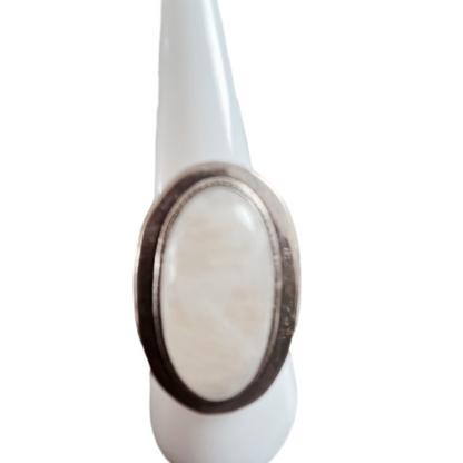 Anel de Senhora em Prata com Pedra Natural Lua Indiana
