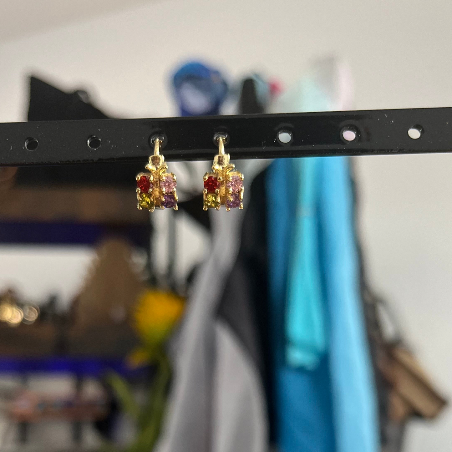 Argolas de Senhora Borboleta em Ouro Laminado 10K com Zircões