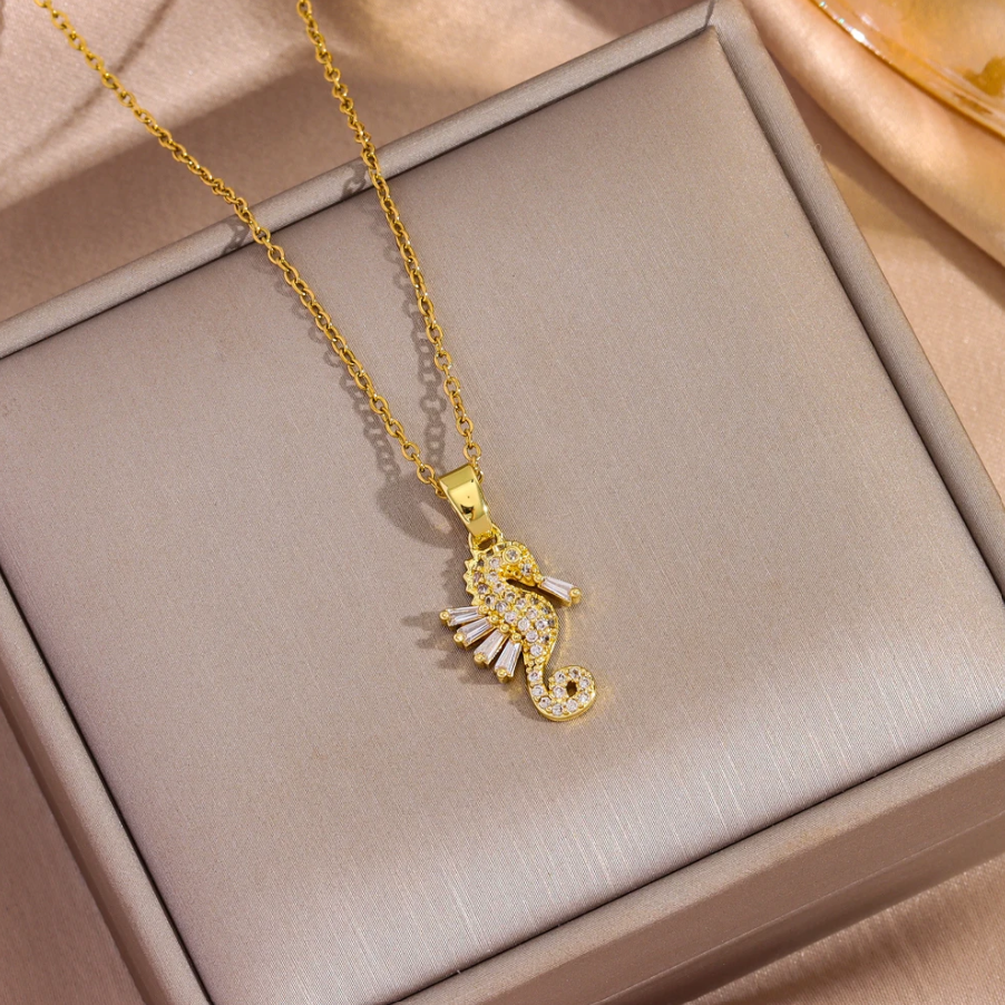 Collier pendentif hippocampe – Ingénierie en acier au design de luxe