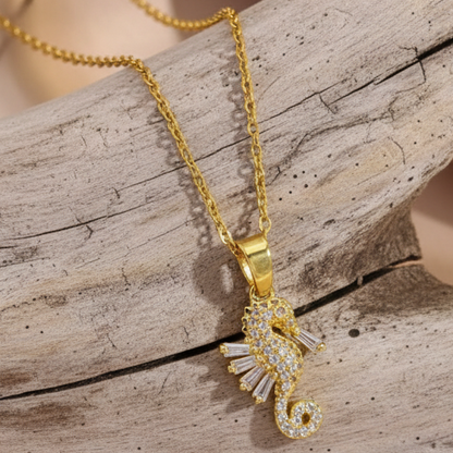 Collier pendentif hippocampe – Ingénierie en acier au design de luxe