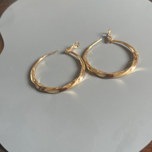 Argolas de Senhora em Ouro Laminado, Mobius