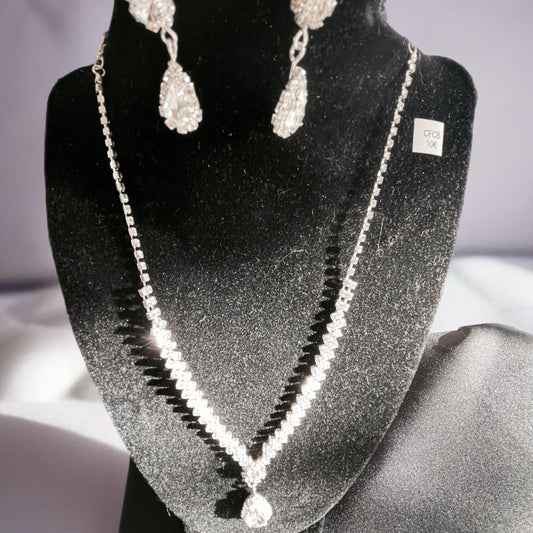 Conjunto de Senhora em Fantasia, Cristais