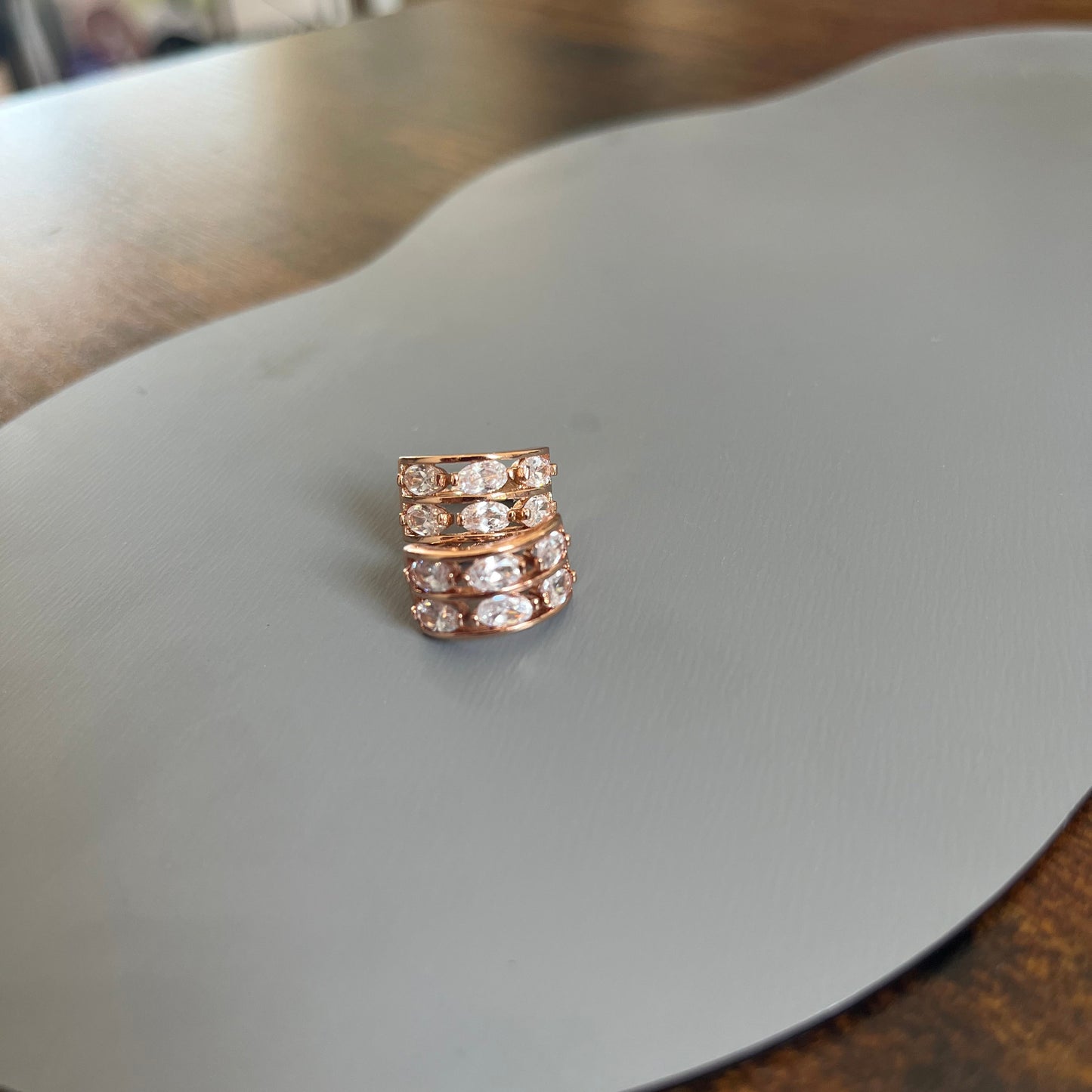 Argolas Ouro Laminado Rosa  14K com Zircões
