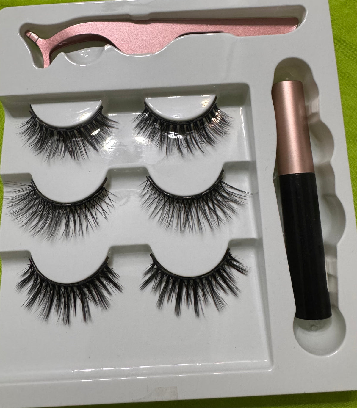 Kit de 3 Pares de Cílios Postiços Reutilizáveis com Eyeliner Adesivo e Pinça Aplicadora