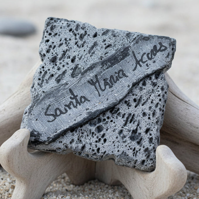 Lembrança de Santa Maria – Íman de Pedra Vulcânica Gravada