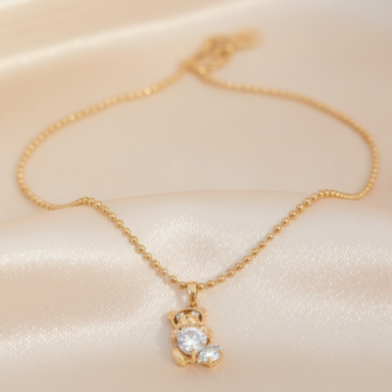 Colar Infantil Urso com Cristais – Banho de Ouro 14K Premium
