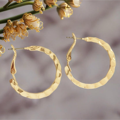 Argolas de Senhora em Ouro Laminado Marteladas