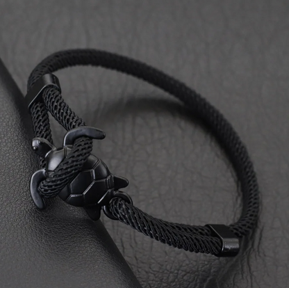 Pulseira em Corda Preta, Tartaruga Marinha