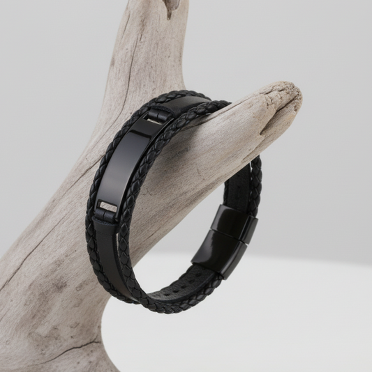 Pulseira Masculina em Couro e Aço Preto – Sofisticação e Orgulho Açoriano