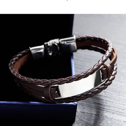 Pulseira de Couro Castanho Personalizada em Aço Inoxidável Cinza com Santa Maria Açores, Portugal