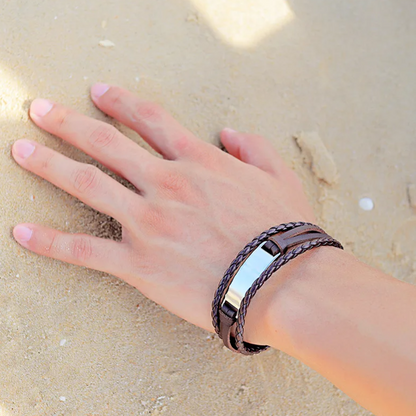 Pulseira de Couro Castanho Personalizada em Aço Inoxidável Cinza com Santa Maria Açores, Portugal