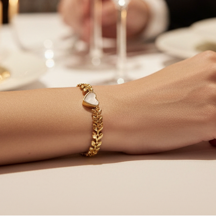 Bracelet Leafy Heart en Acier 316L – Élégance Naturelle et Éclat de Nacre