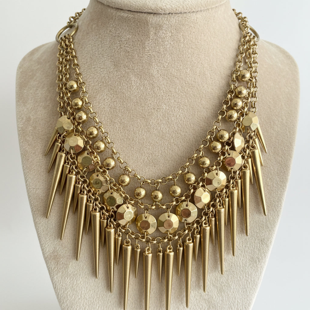 Collier fantaisie pour femme, Épines