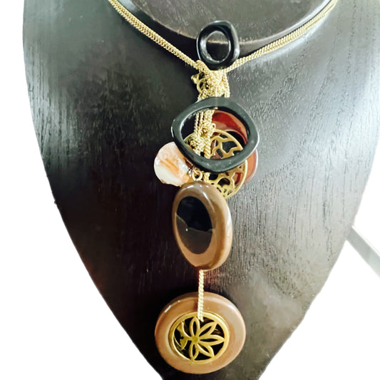 Colar de Senhora, Caracol