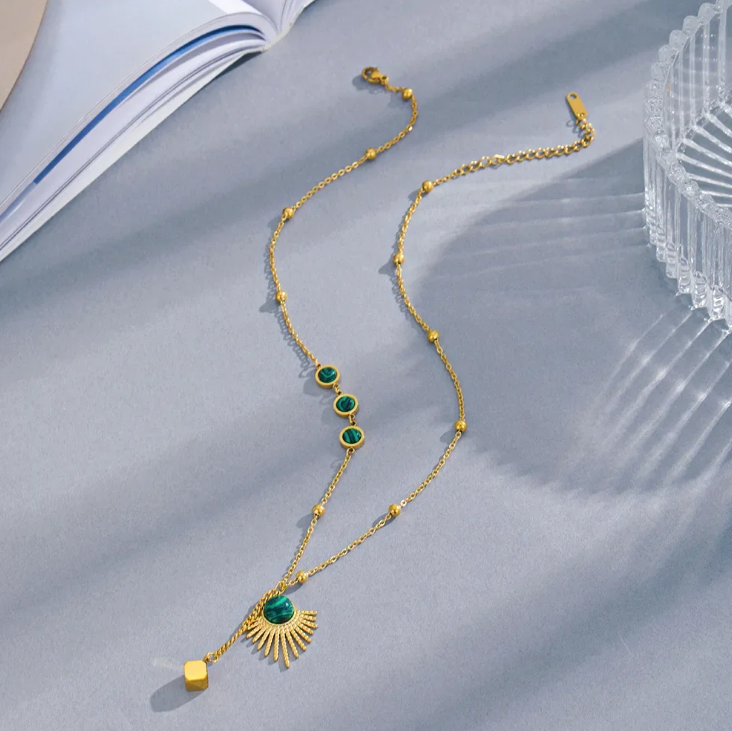 Colar de Senhora em Aço Inoxidável , Leque Embutido com Pedra Malaquita