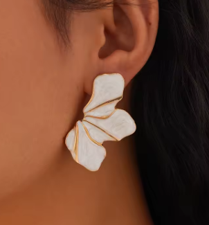Brincos de Senhora, Flor em Metal pintado a Branco