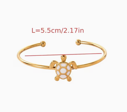 Pulseira Rígida Dourada com Tartaruga Marinha Verde – Aço Inoxidável 304L | Mar e Vida