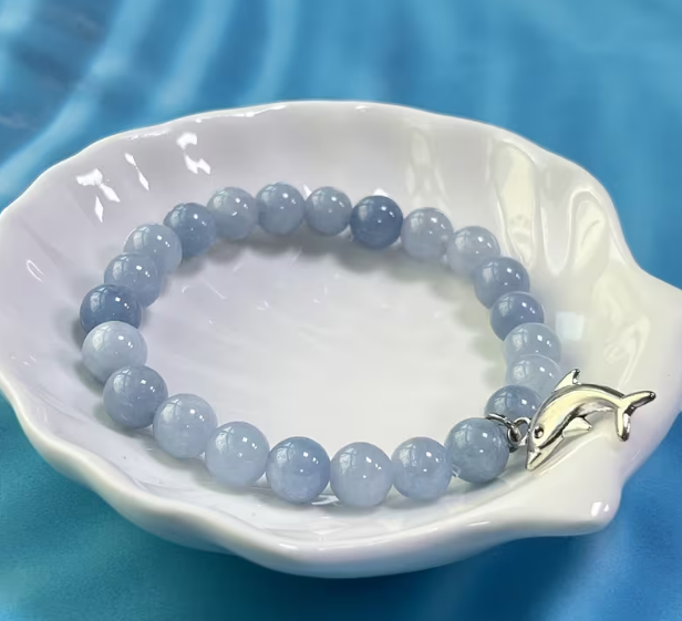 Pulseiras Oceânicas com Contas de Pedra e Pendentes Marinhos – Golfinho, Estrela-do-Mar e Cauda de Baleia