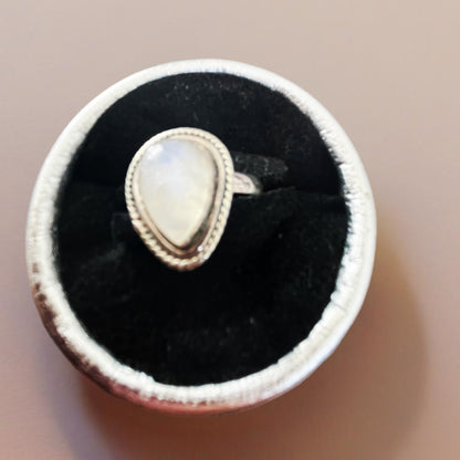 Anel de Prata com Pedra Natural Lua T:9,25